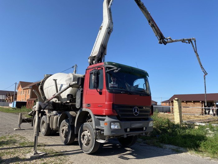 Подача бетона для заливки полов в бане в Иркутске